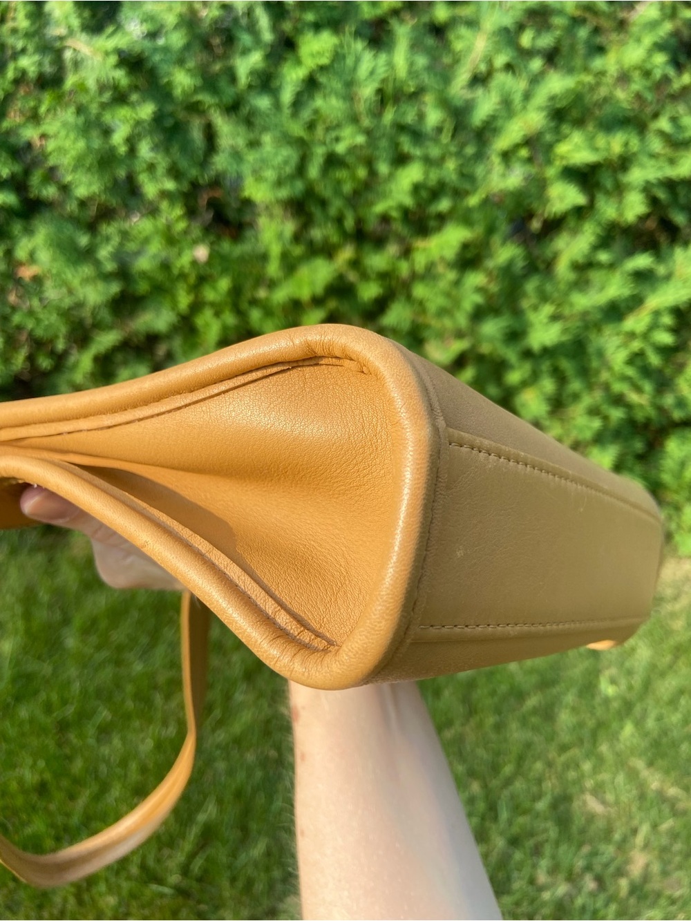 VINTAGE COACH BAG (RARE COLOR) - Picture 5 of 13